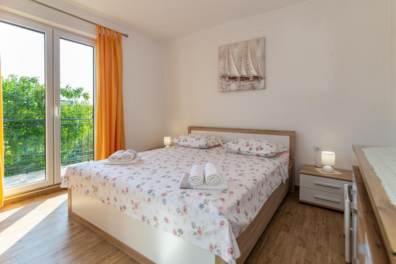 Navis Sea View Apartment With Pool マカルスカ エクステリア 写真