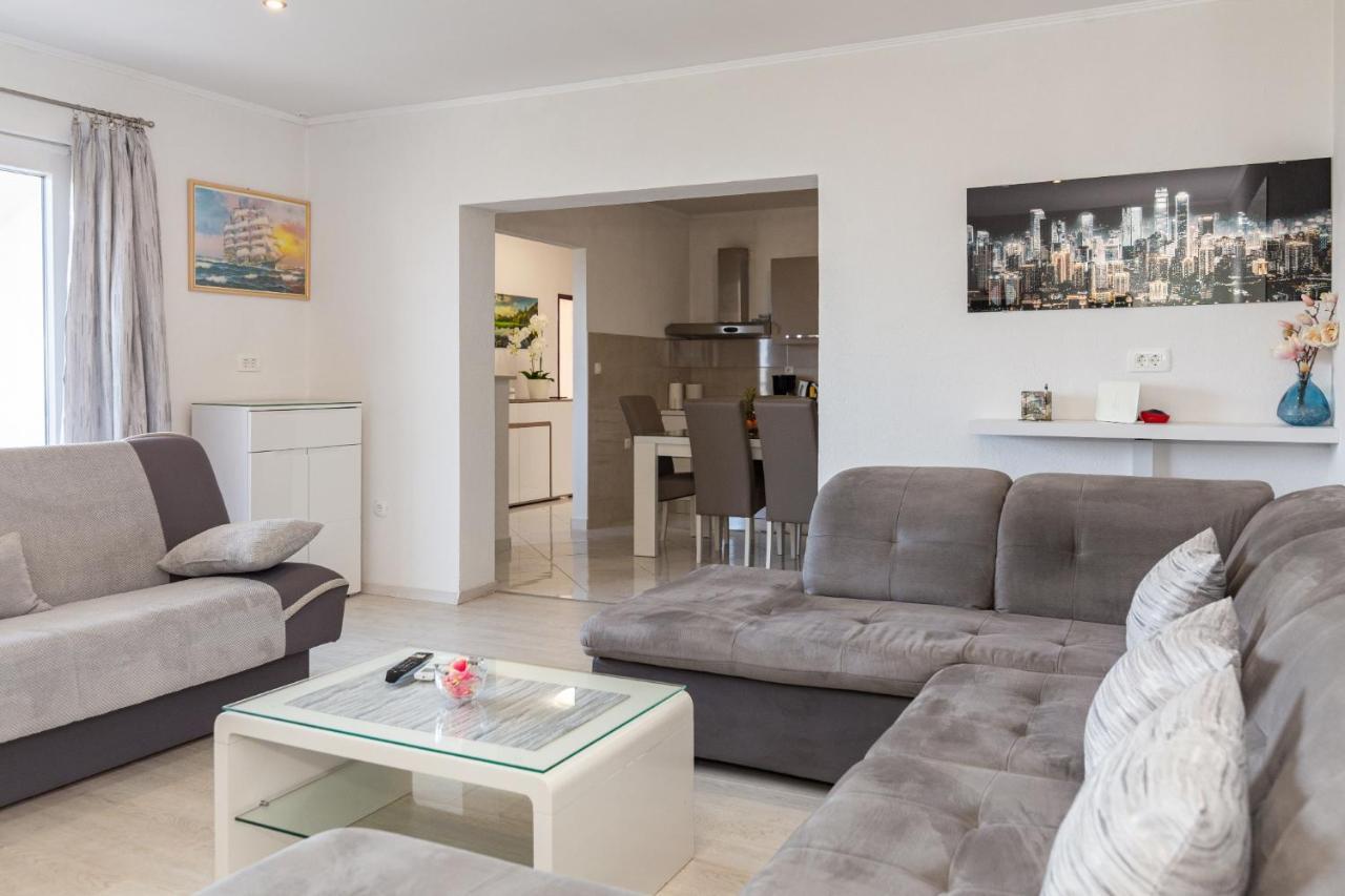 Navis Sea View Apartment With Pool マカルスカ エクステリア 写真