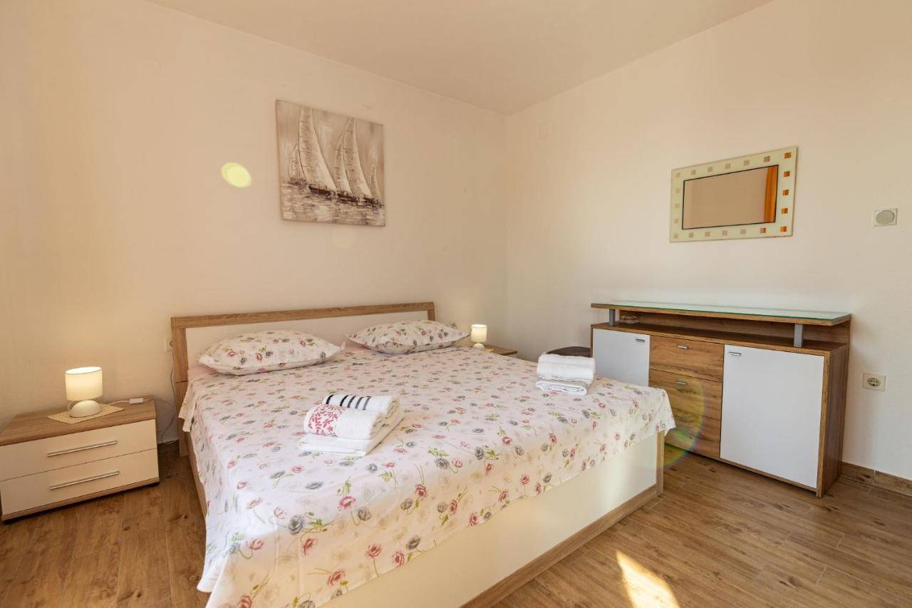 Navis Sea View Apartment With Pool マカルスカ エクステリア 写真