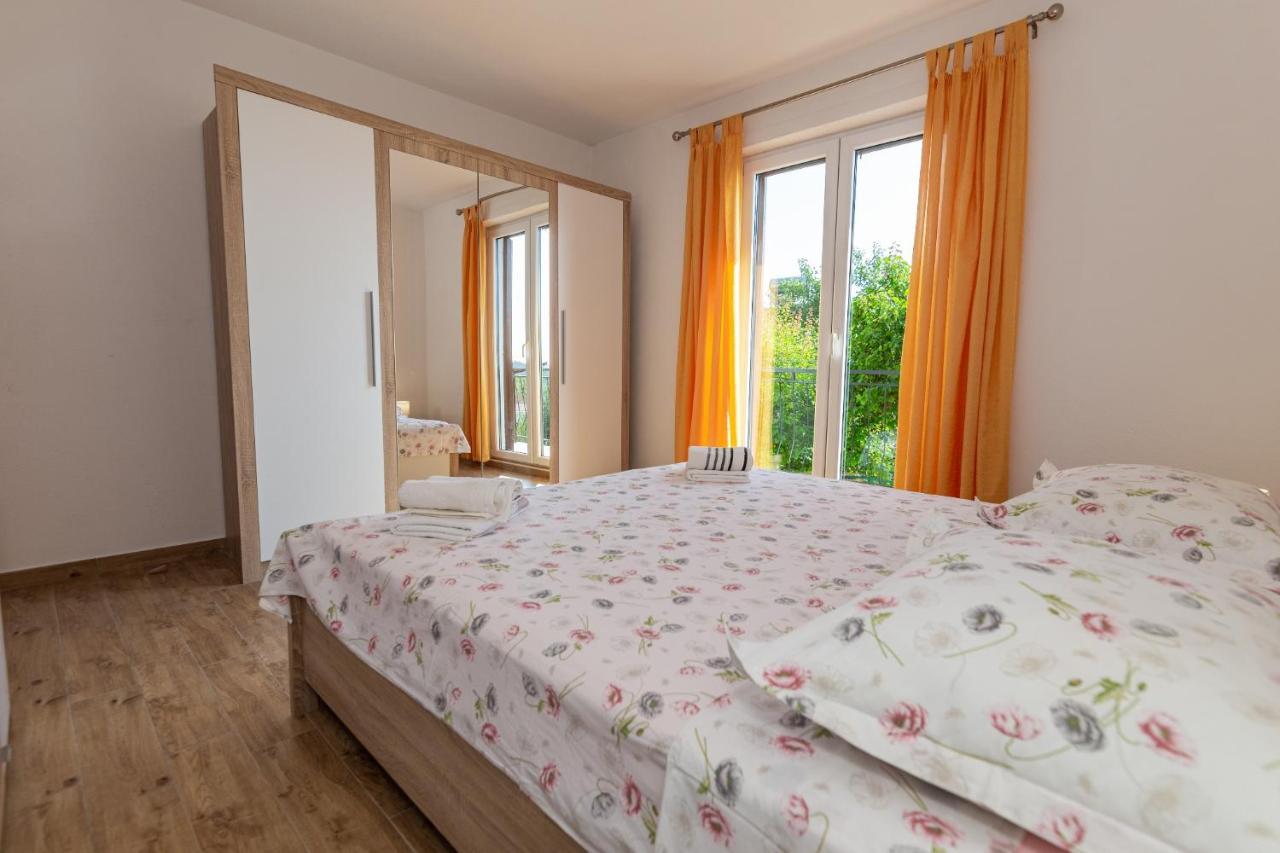 Navis Sea View Apartment With Pool マカルスカ エクステリア 写真